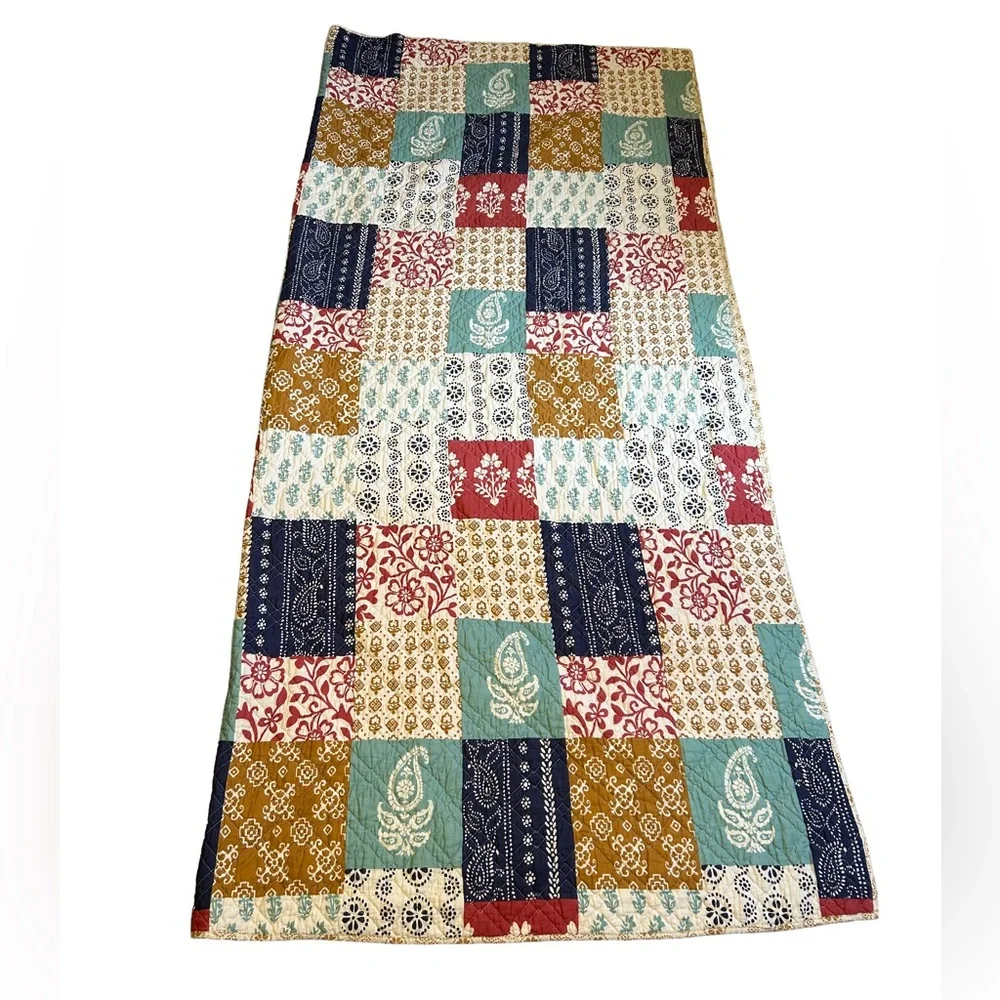 Levtex Home Jasmine Full‎ Patchwork Quilt with Matching Pillow Shams